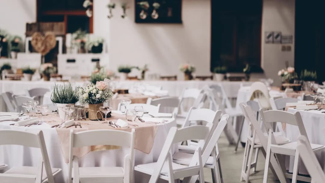 Jak usadzić gości na weselu? Sprawdzone sposoby i błędy