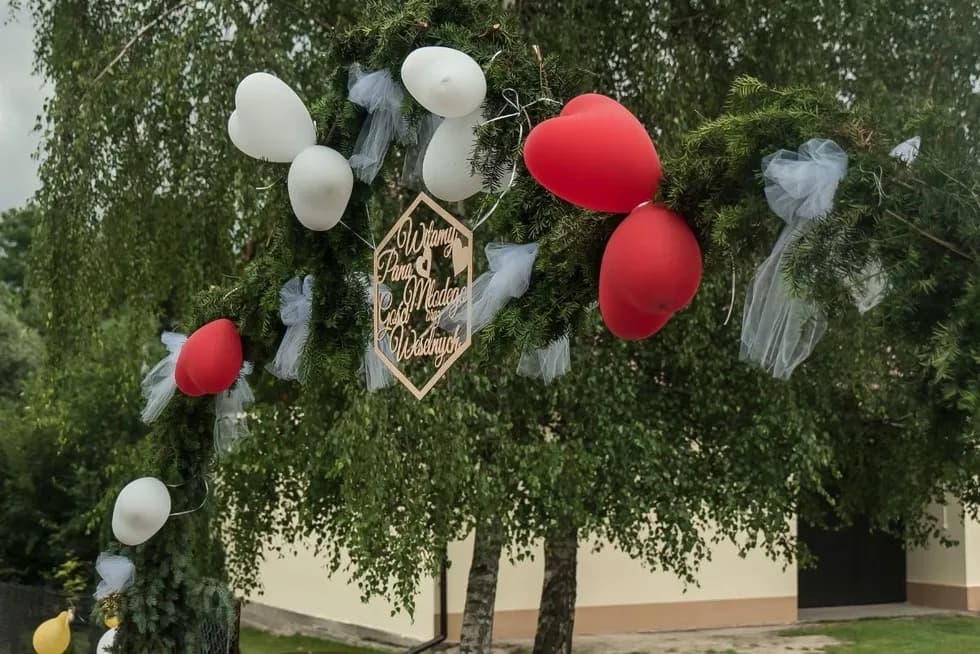 Brama weselna DIY: Praktyczny przewodnik krok po kroku