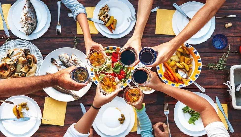 Ile dań na chrzciny? Sprawdź optymalną liczbę i menu