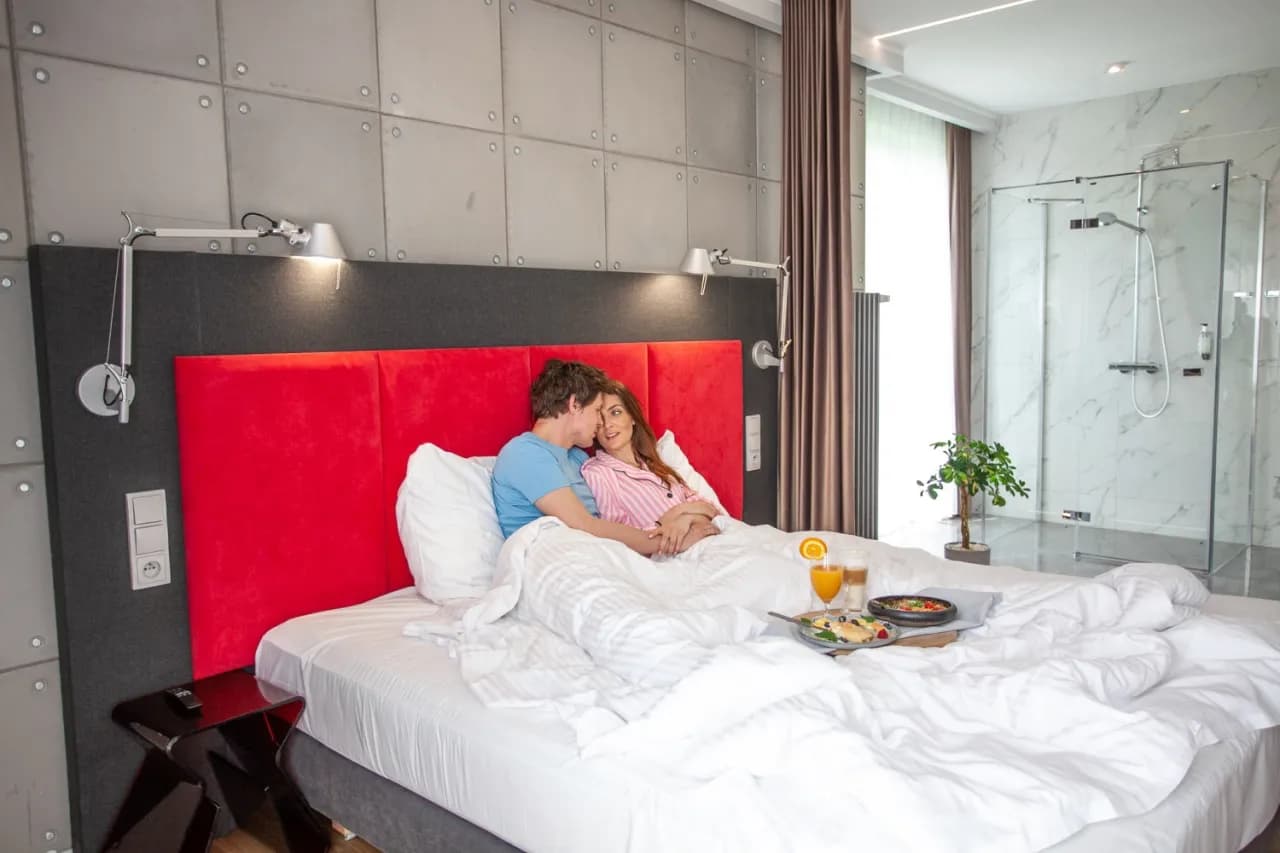 Jak poinformować gości o noclegu? Praktyczny poradnik