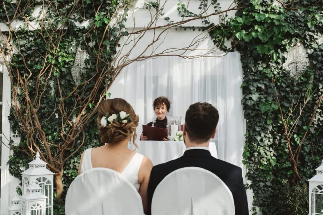 Ślub cywilny Warszawa: Urzędy, plener, koszty i formalności