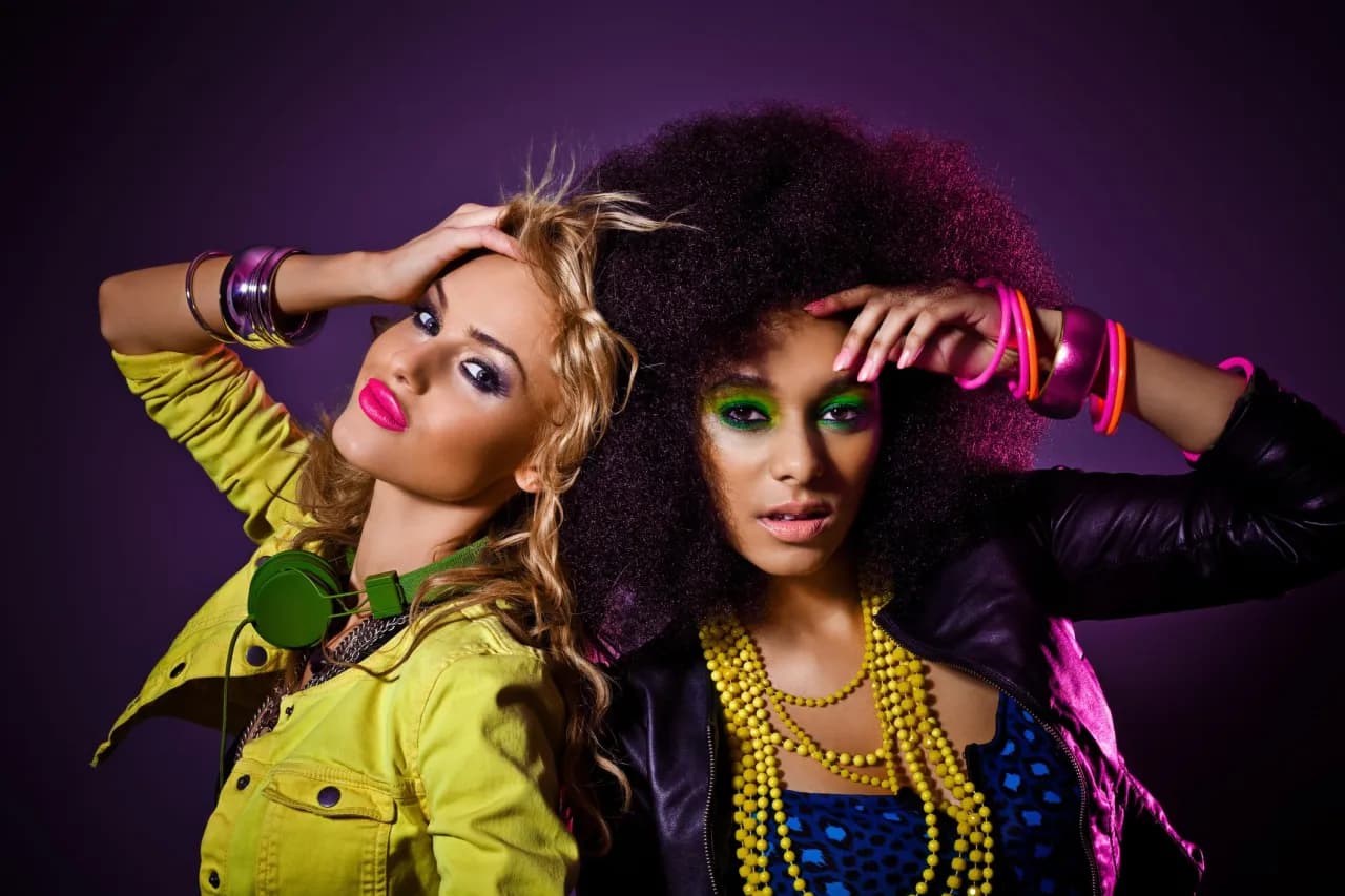 Impreza w stylu lat 80. w Warszawie: Przewodnik i inspiracje